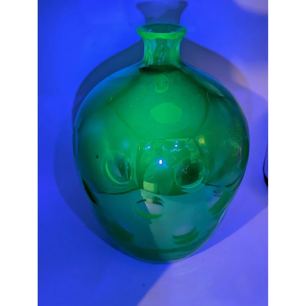 Vintage Uranium Mercury Emerald Green Blown Glass‎ Dimpled Vase MCM Decor 11.5